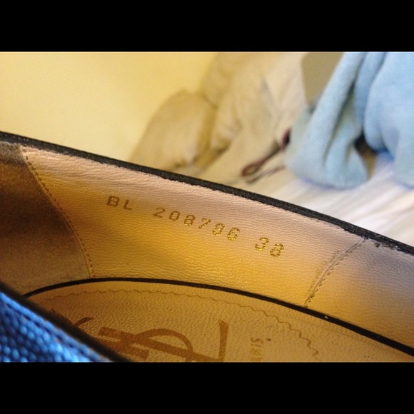 YSL Tribute Two Textured Leather Platform Pumps - Picture 5 of 7