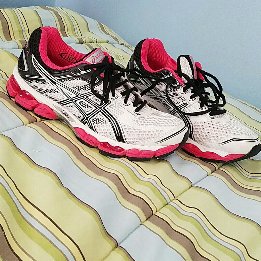 Womens Asics gel cummulus 15