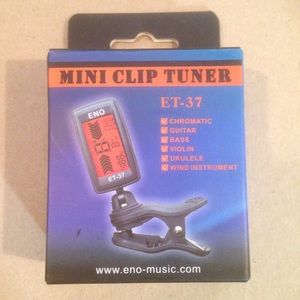 Mini clip musical instrument tuner