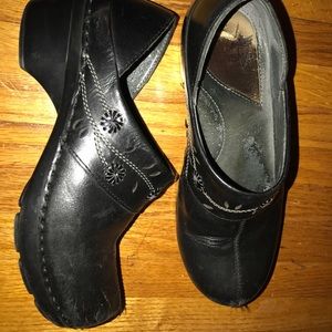 Dansko's, Well Loved ❤️