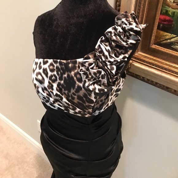 One Shoulder Leopard Mermaid Gown - Picture 3 of 5
