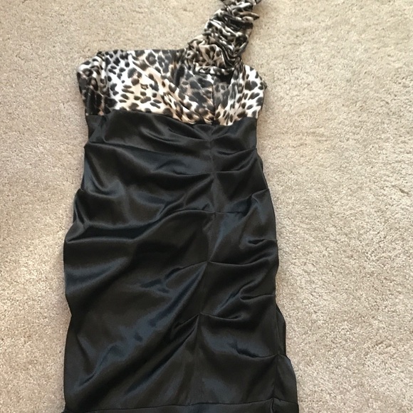 One Shoulder Leopard Mermaid Gown - Picture 4 of 5