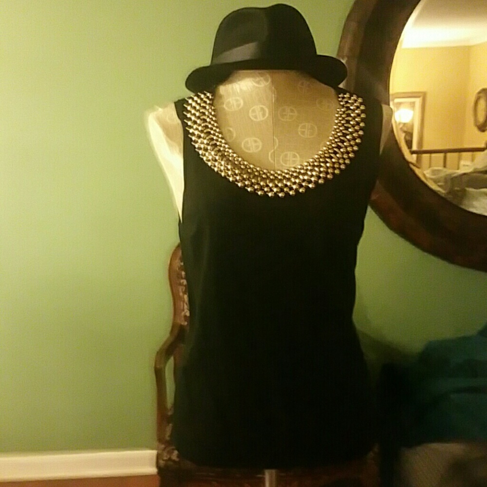 Top - Picture 2 of 4