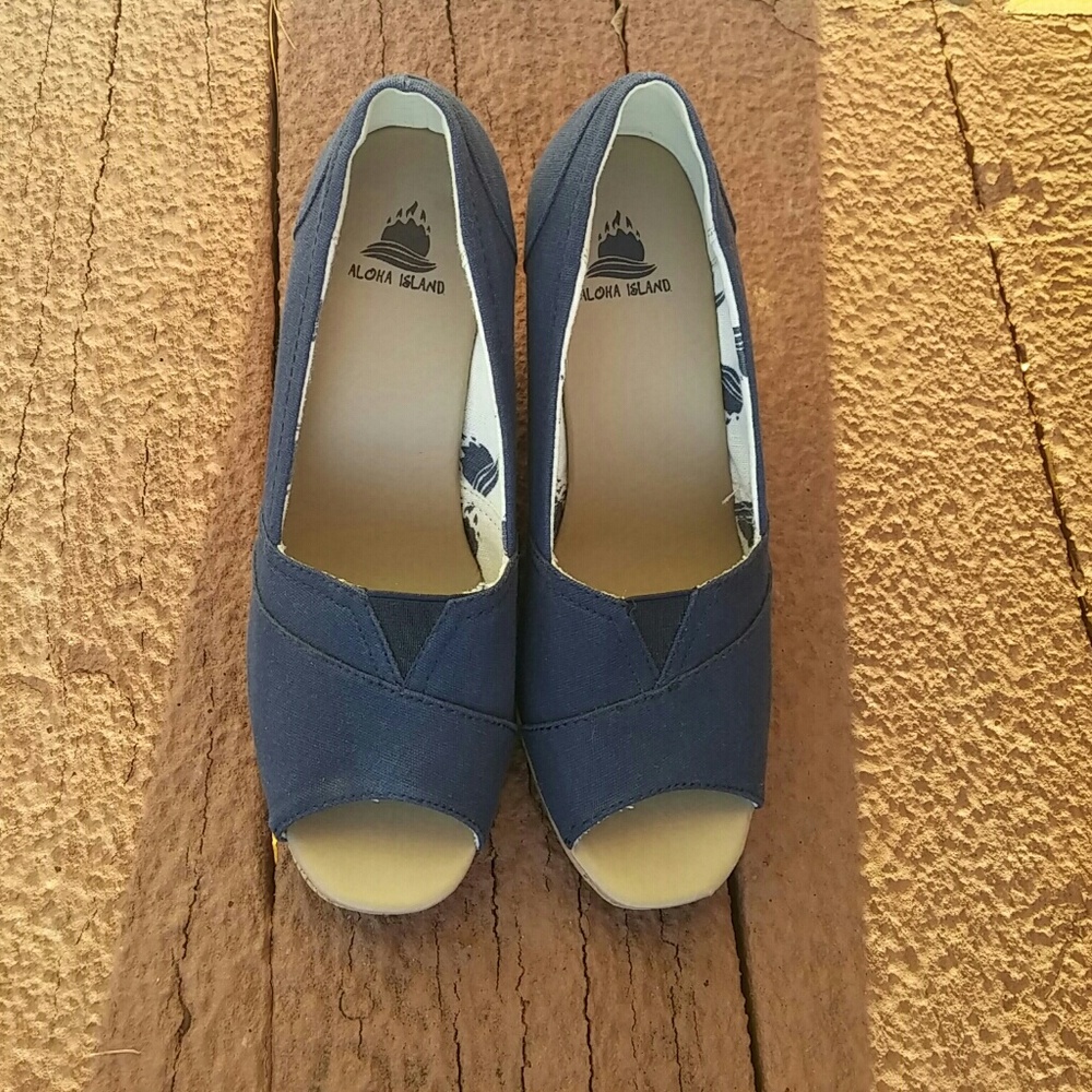 Aloha Island Wedge Heels- Great Shape- Size 7