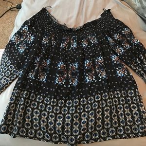 Off the shoulder 3/4 sleeve shirt