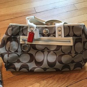 🌟SALE! 🌟 Coach shoulder bag $38!