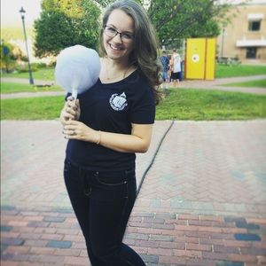 Meet your Posher, Nicole