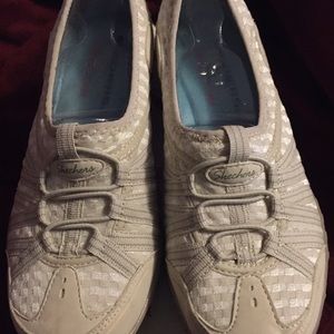 Skechers relaxed memory form shoes