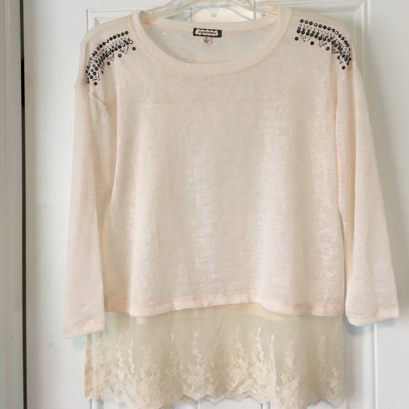 Cute White/Cream Blouse with Lace - Picture 3 of 6