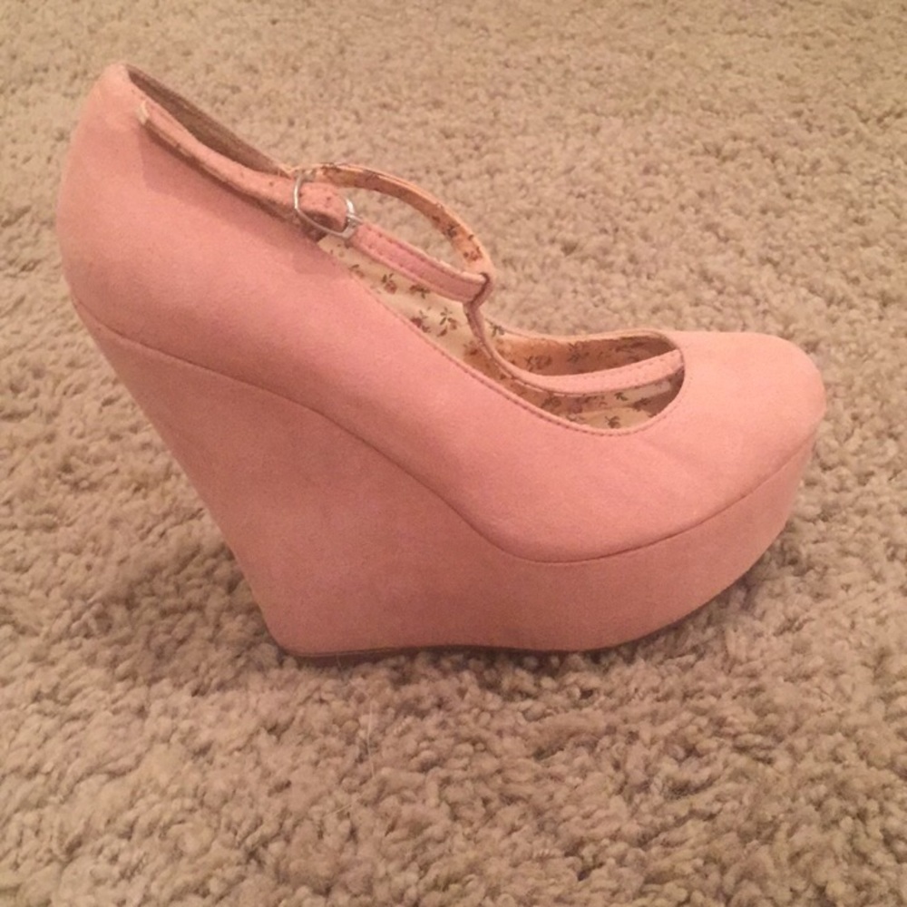 SIZE 6 6in HEELS LIGHT PINK VELVET