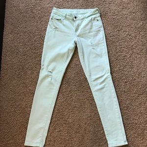 Old navy distressed mint jeans!