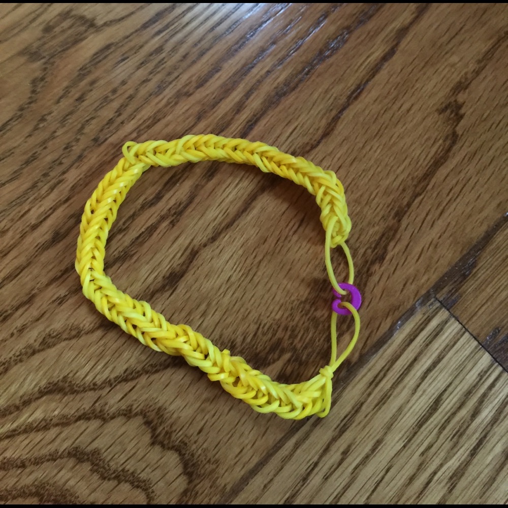 Loom bracelets - Picture 2 of 4