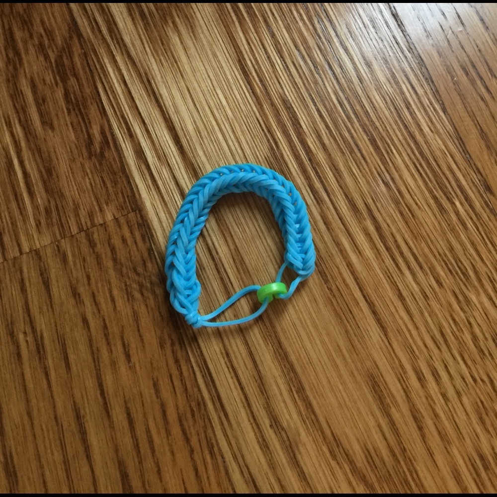Loom bracelets - Picture 3 of 4