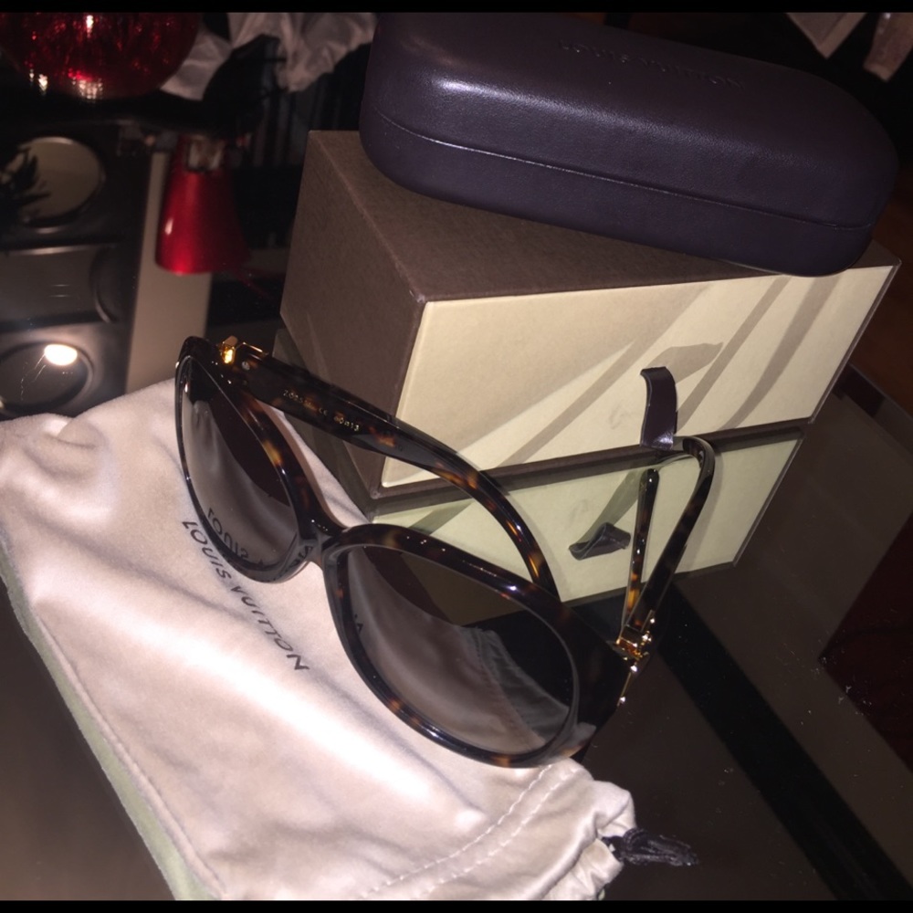 Authentic Louis Vuitton glasses. New, never worn.