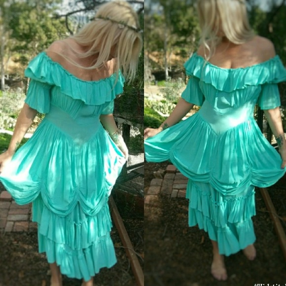 Professional Seamstress handmade dress - Picture 4 of 4