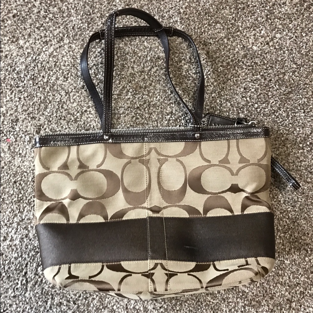 Coach tan and chocolate purse