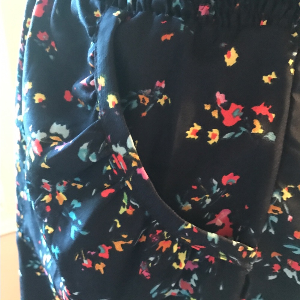 Floral Romper - Picture 2 of 4