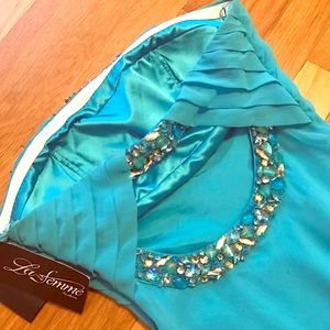 floor length formal dress, new with tags!