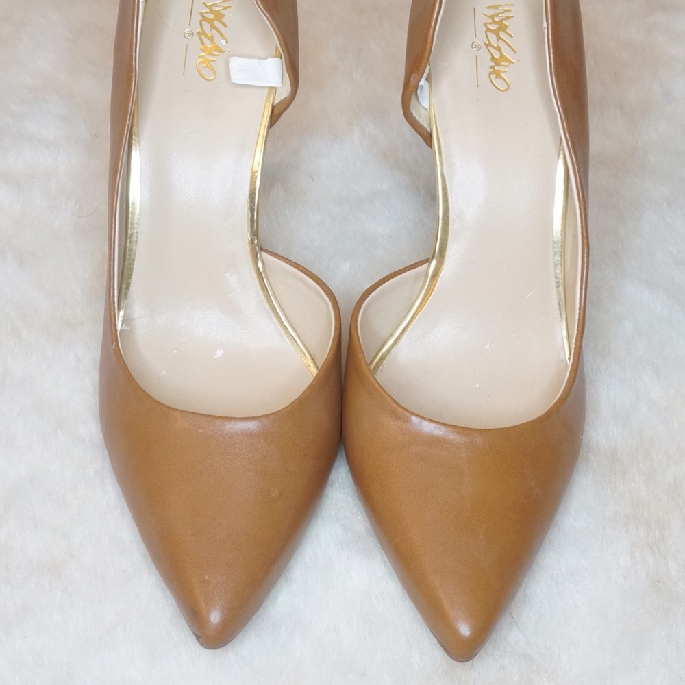 Tan Heels