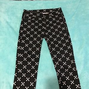 DIVIDED Sexy Skinny Jeans