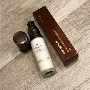 1 fl oz Hourglass Mineral Veil