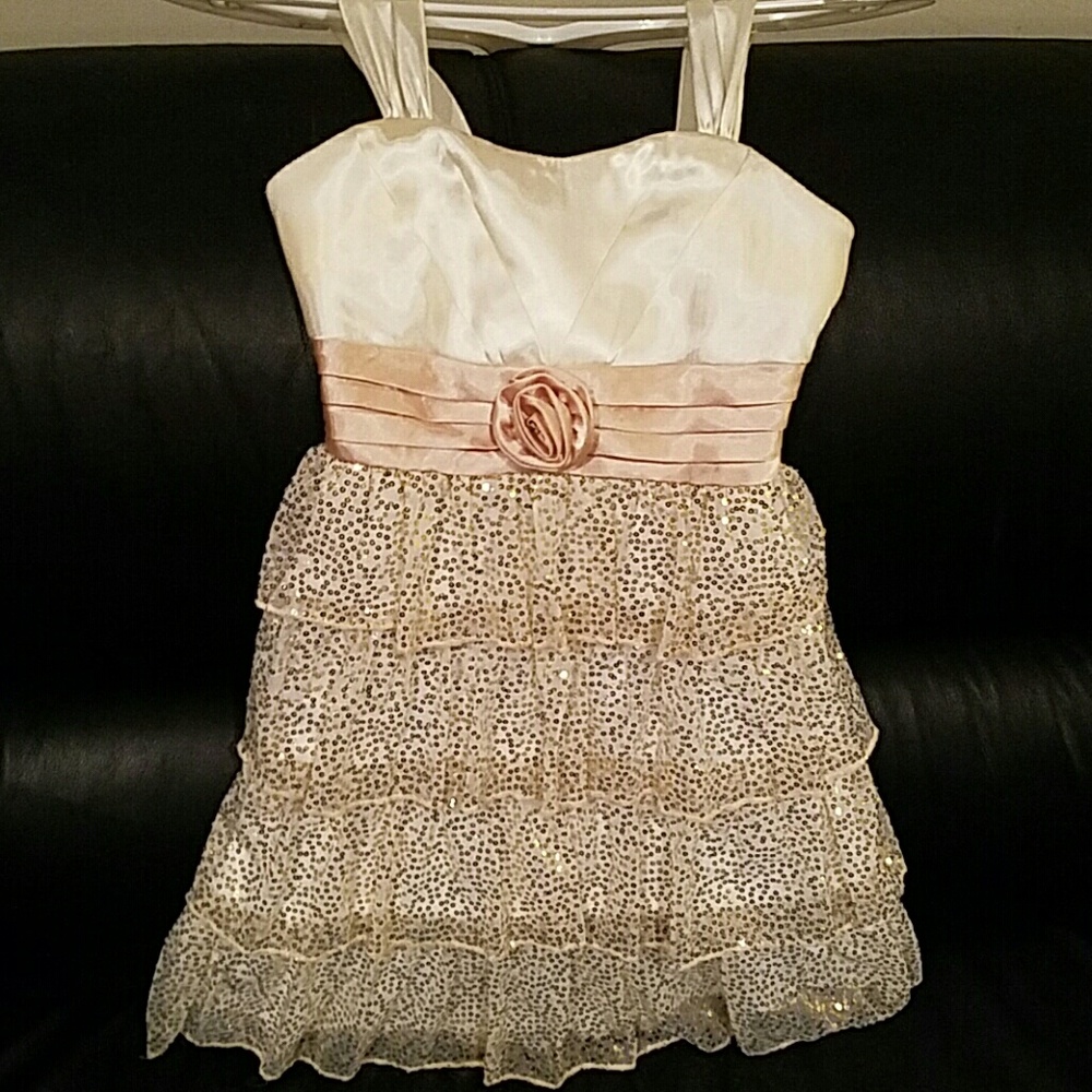 Girl's party dress