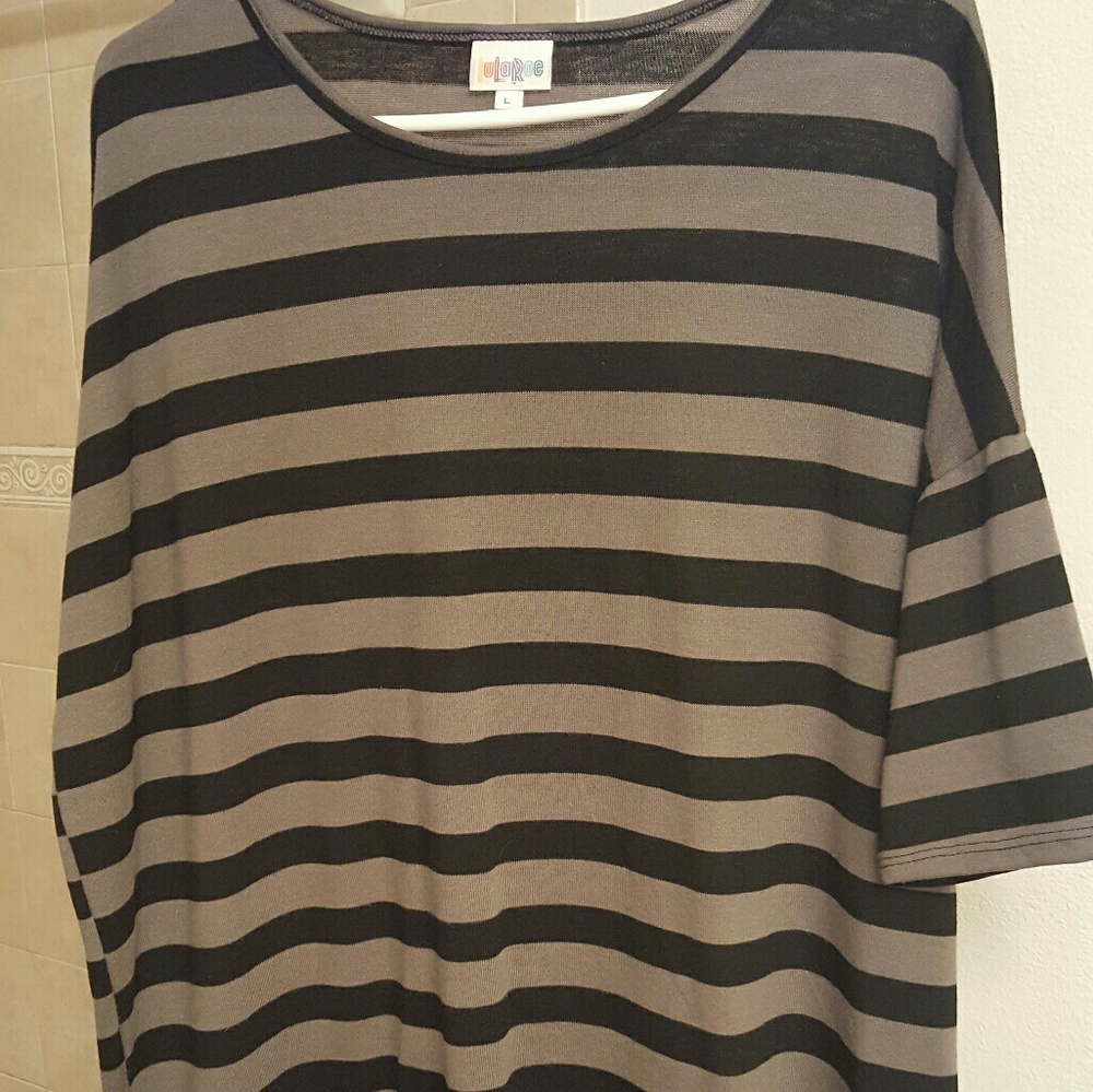 Lularoe irma shirt