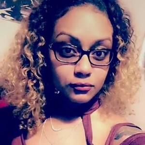 Meet your Posher, Yaya