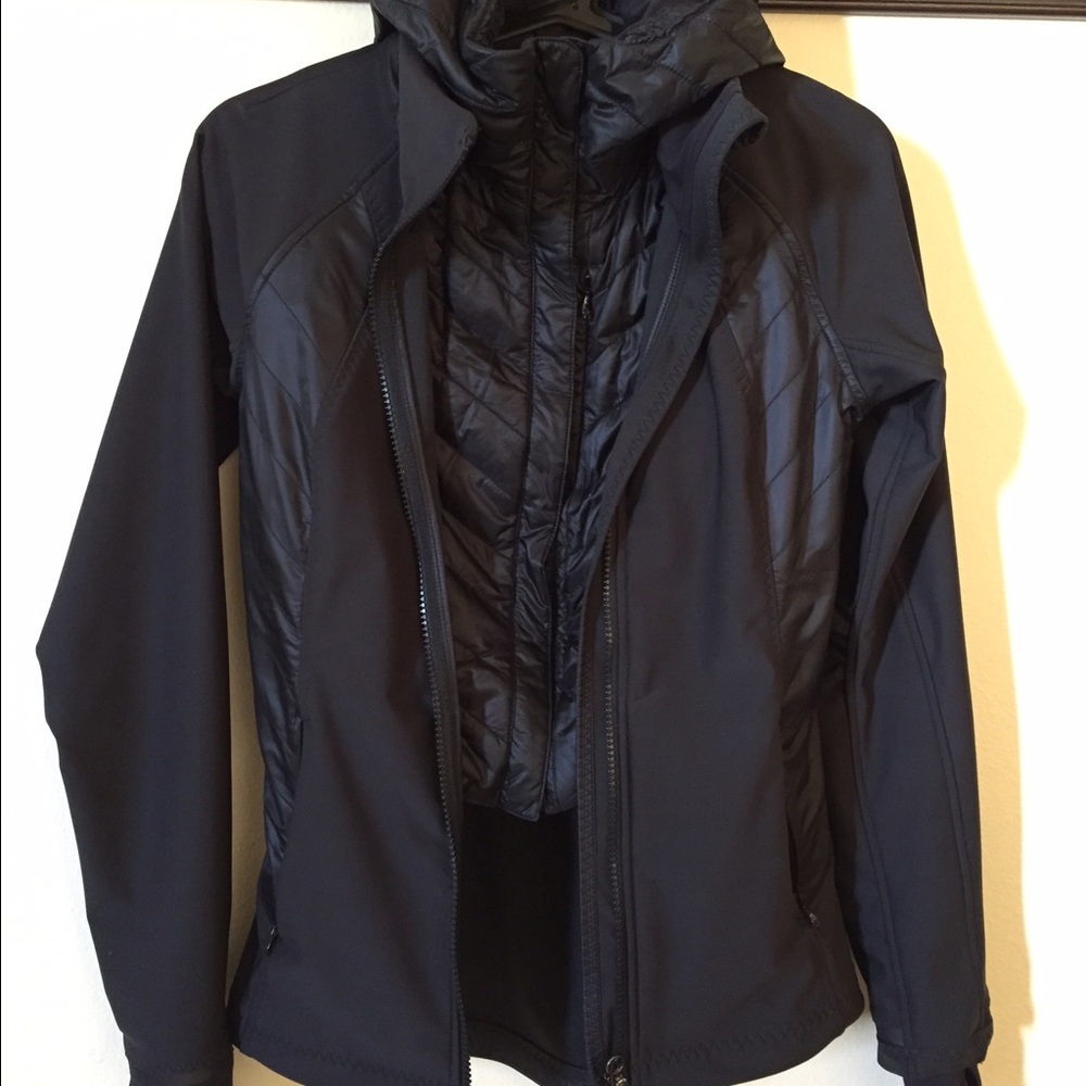 Lululemon wind runner softshell jacket