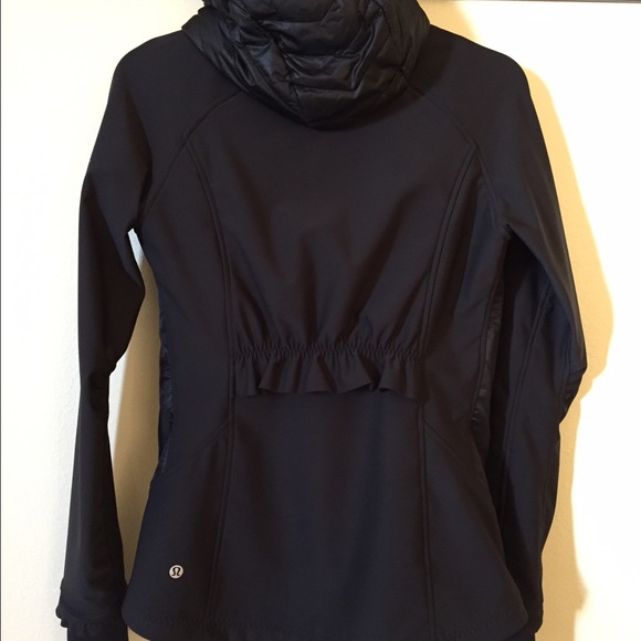 Lululemon wind runner softshell jacket - Picture 2 of 4