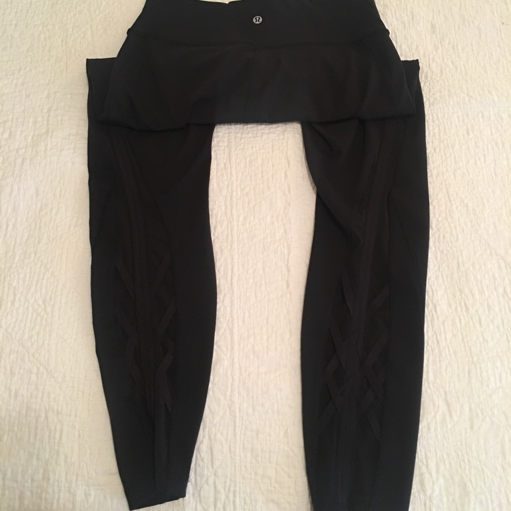 Lululemon Essential Rhythm Pant / Leggings