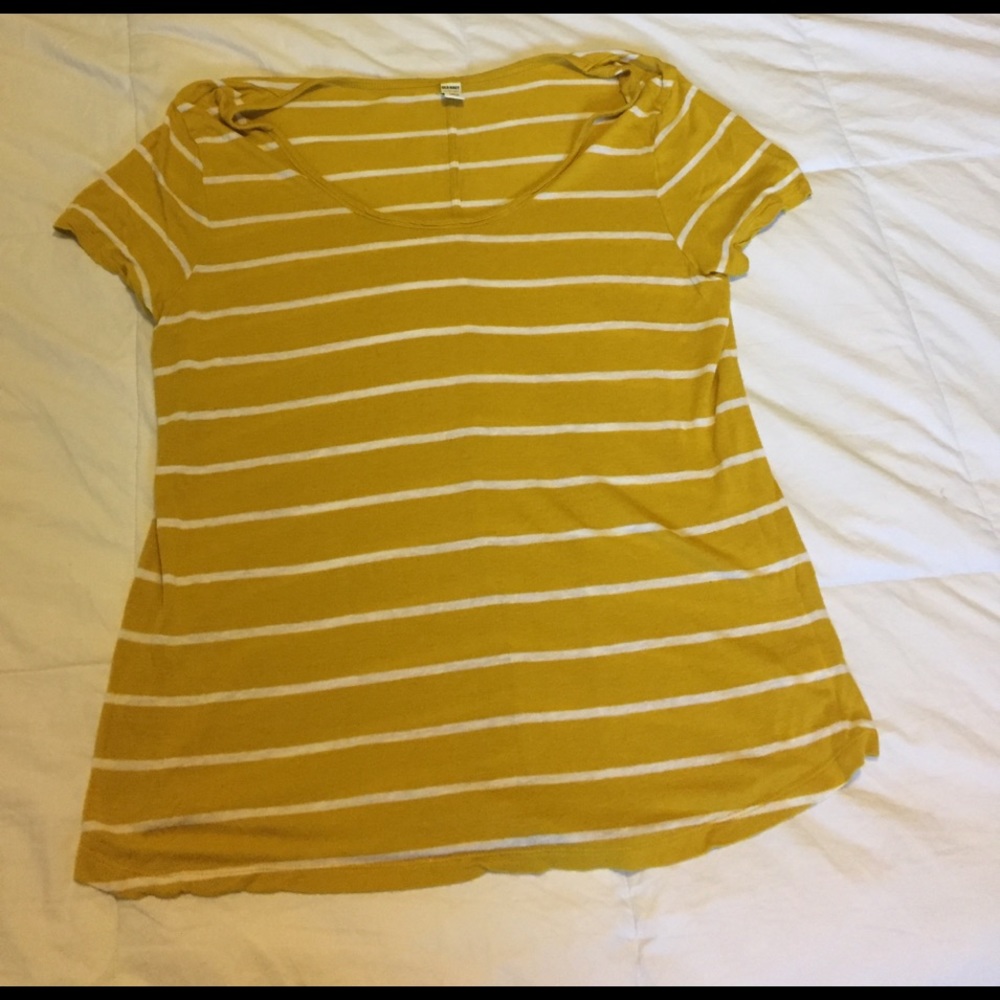 Old navy tee