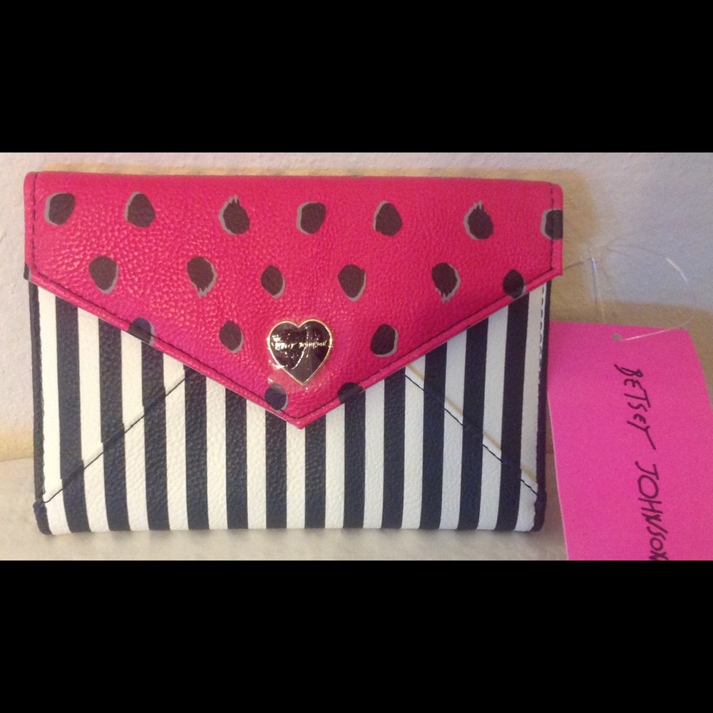 Betsey Johnson PASSPORT CASE
