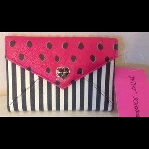 Betsey Johnson PASSPORT CASE