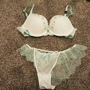 Bra sz 34 B and Underwear sz Small set