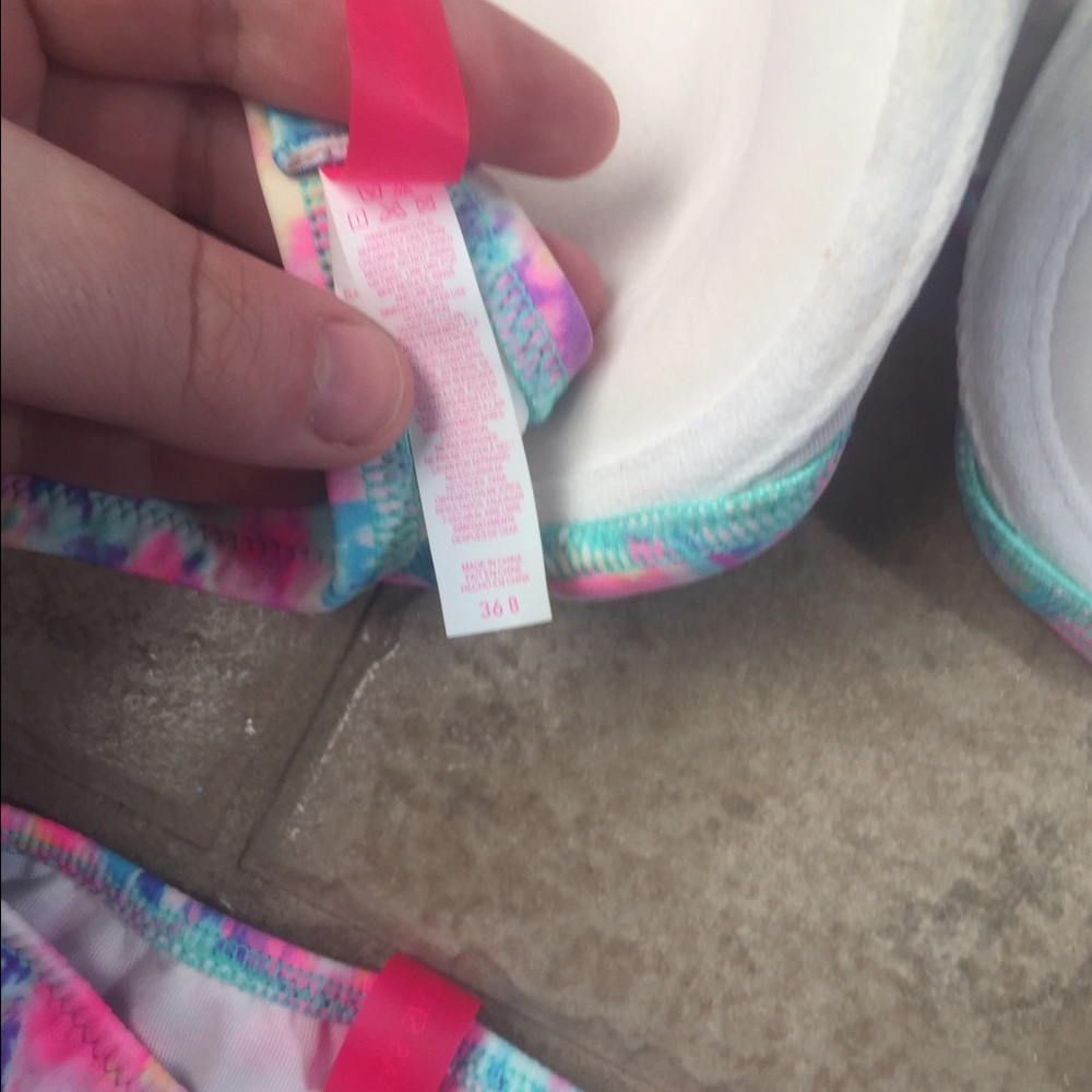 Victoria Secret Bikini set - Picture 4 of 4