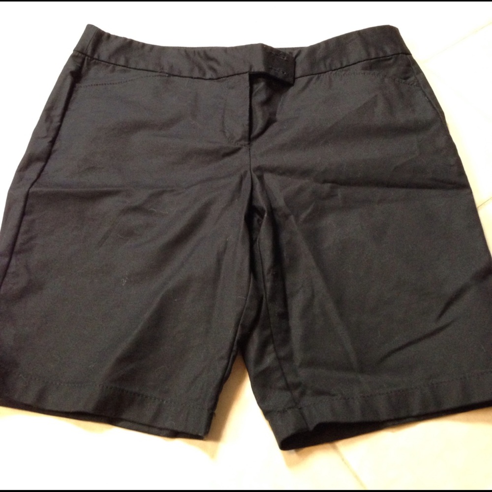 Crisp cotton spandex shorts