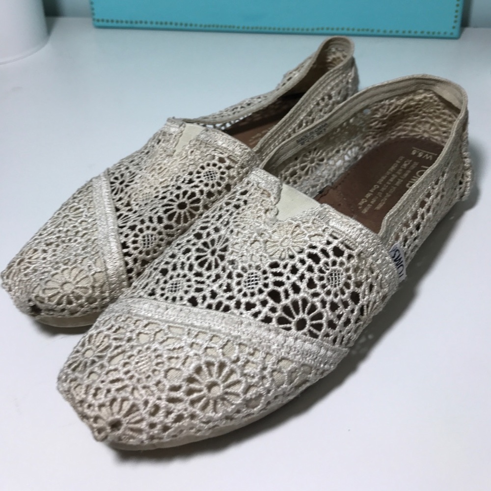Cream Crochet TOMS