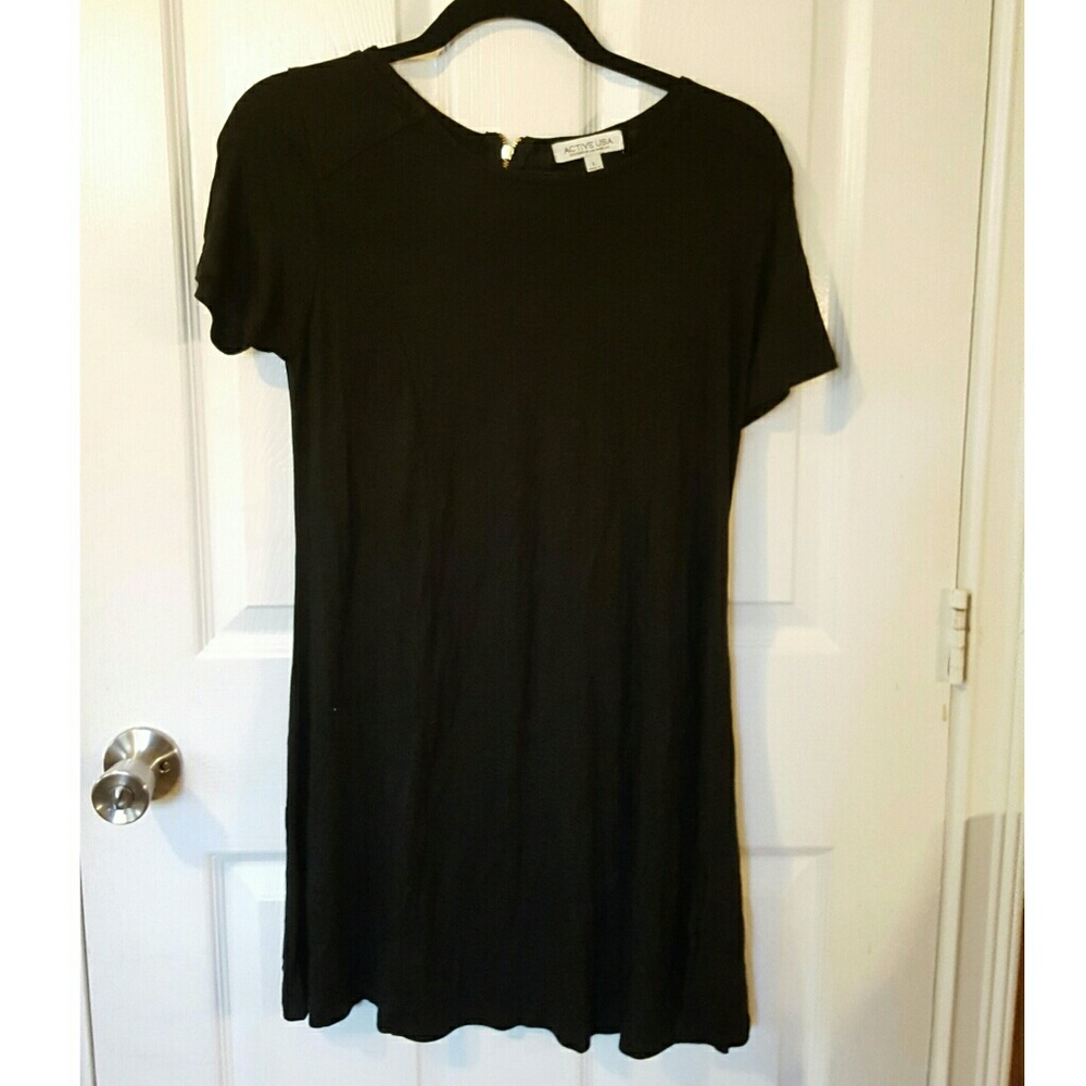 Black swing t-shirt mini dress (NWT)