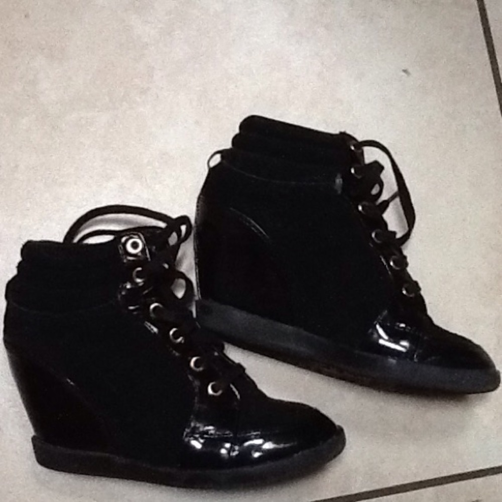 Guess boots 3" wedge