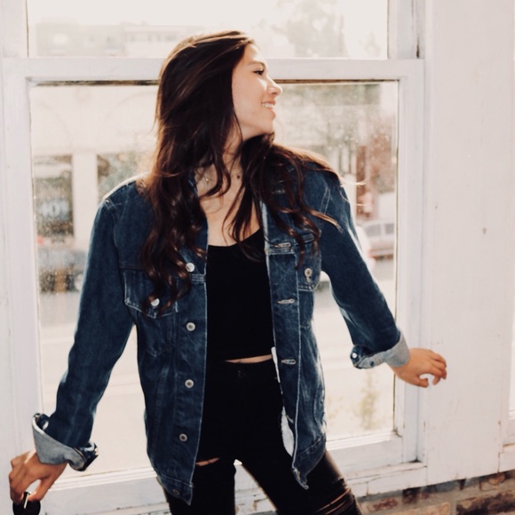 Meet your Posher, Maya - Picture 1 of 2