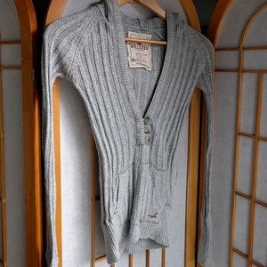 Hollister XS Fitted Grey Henley Sweater Hoodie