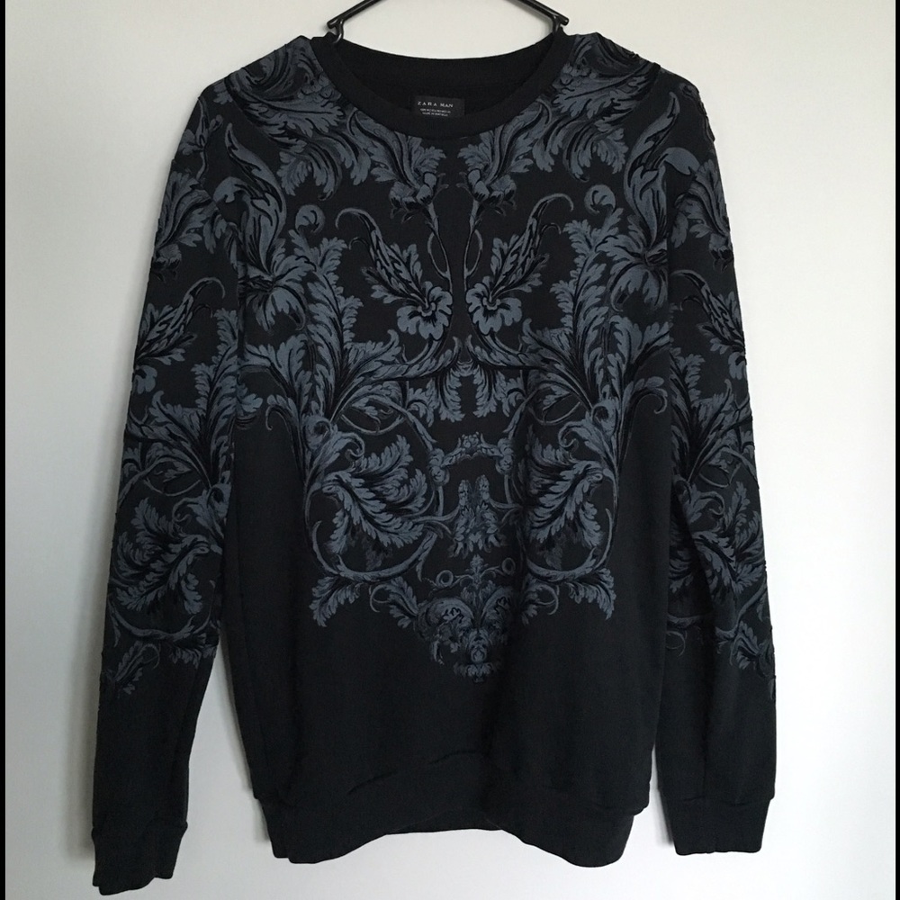 Zara Black Graphic Sweater