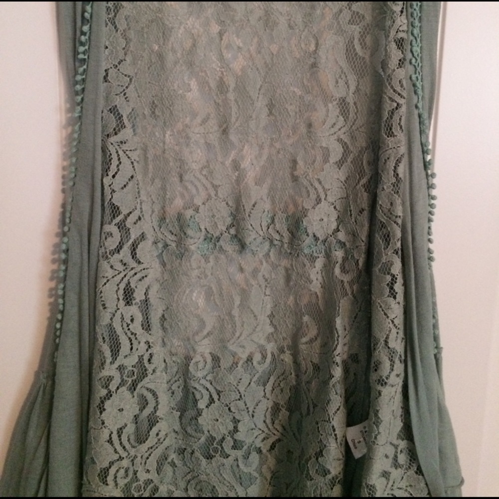 Top - Picture 2 of 4