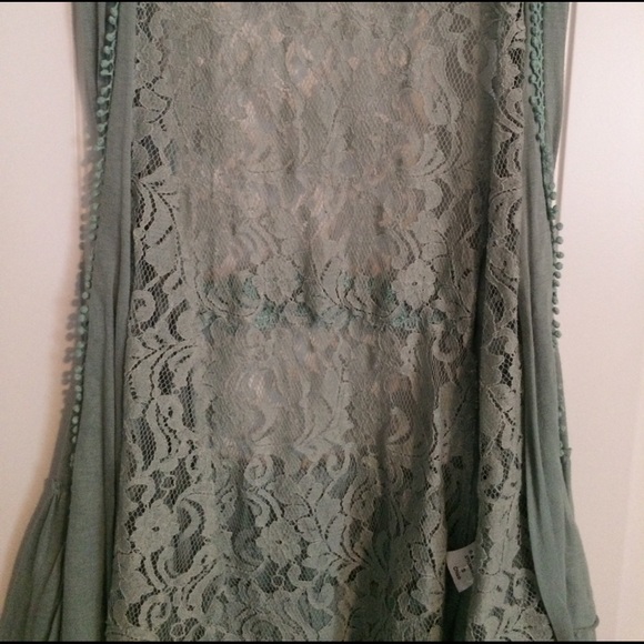 Top - Picture 2 of 4