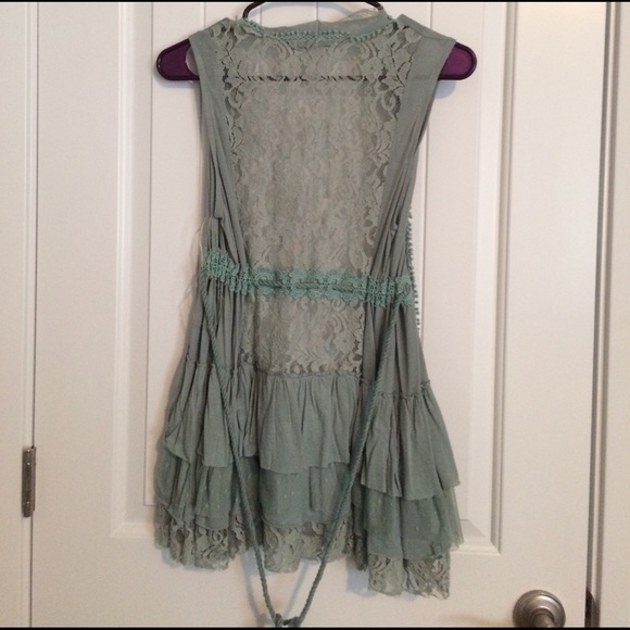 Top - Picture 3 of 4