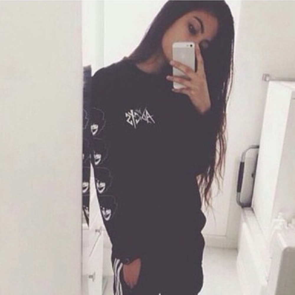 Meet your Posher, Simone