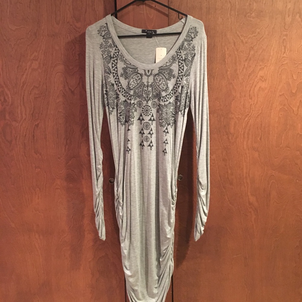 XXI heather grey and charcoal long sleeved dress.