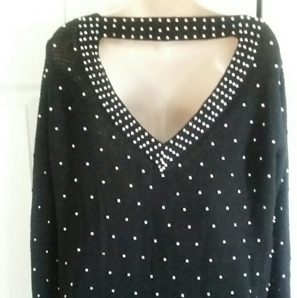 Sweater - Picture 4 of 4