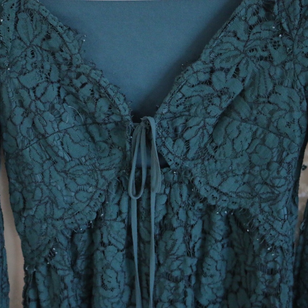 ✨SUPER CUTE✨ green lace dress